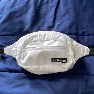 Adidas Fanny pack 🤍